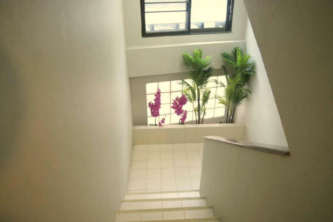 Enrico Hostel Patong Екстериор снимка
