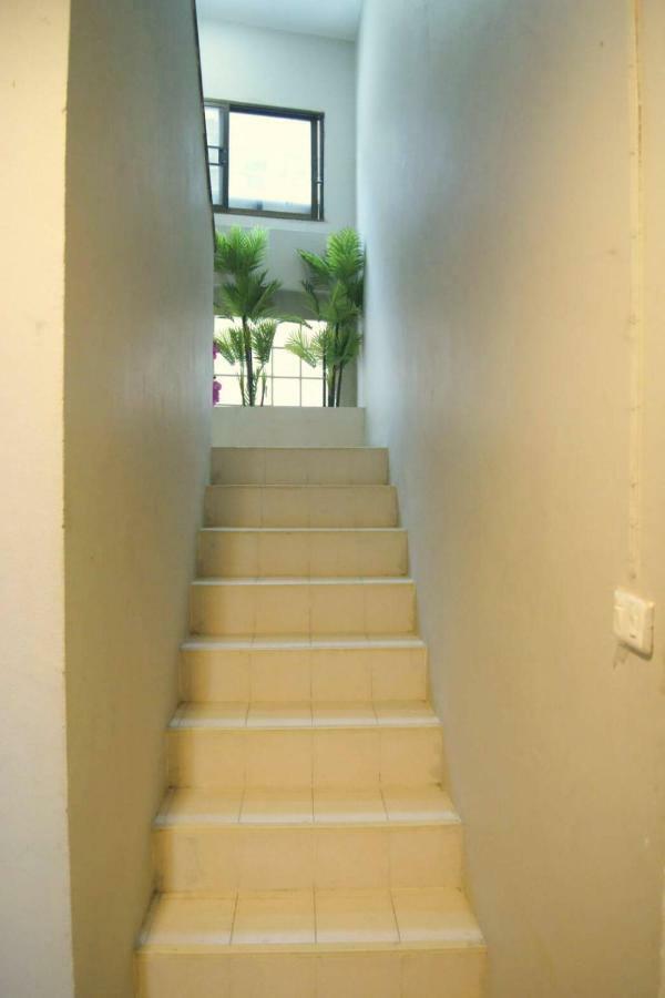 Enrico Hostel Patong Екстериор снимка