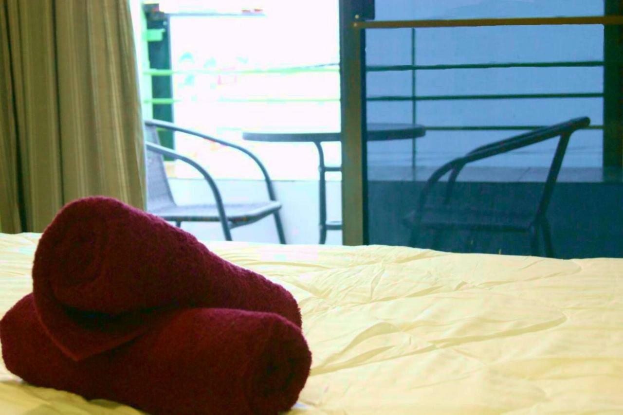 Enrico Hostel Patong Екстериор снимка