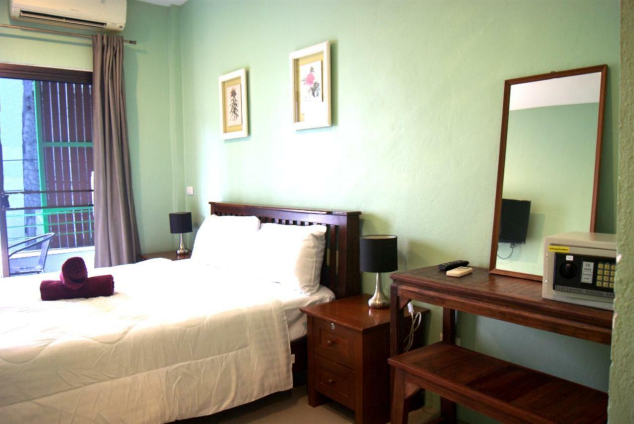 Enrico Hostel Patong Екстериор снимка